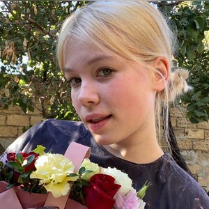 Di_dream Young webcam from Ukraine