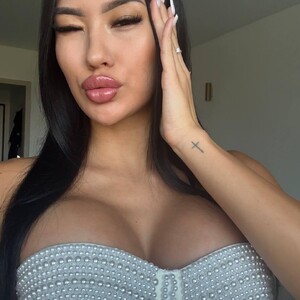 MaiStream webcam livesex profile