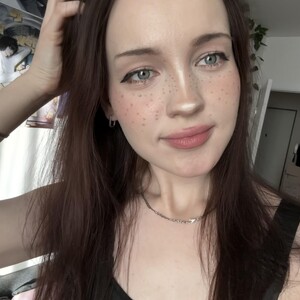 MilkyMika webcam livesex profile in latvia cams